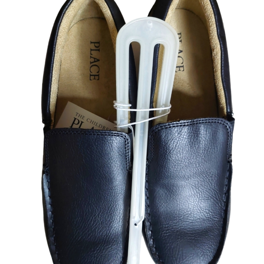 NWT The Childrens Place Size 4 Black Dress Shoes